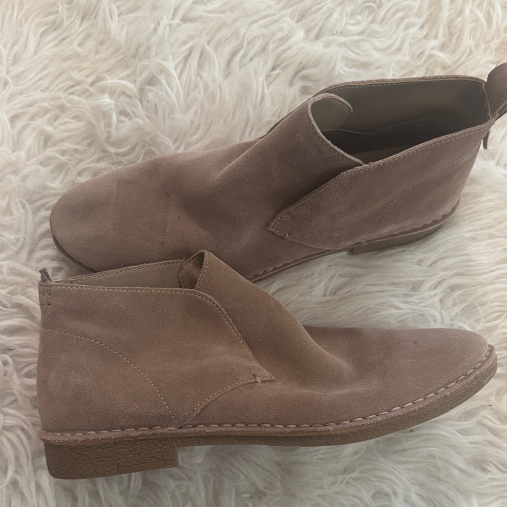 Dolce Vita tan Suede Ankle Boots